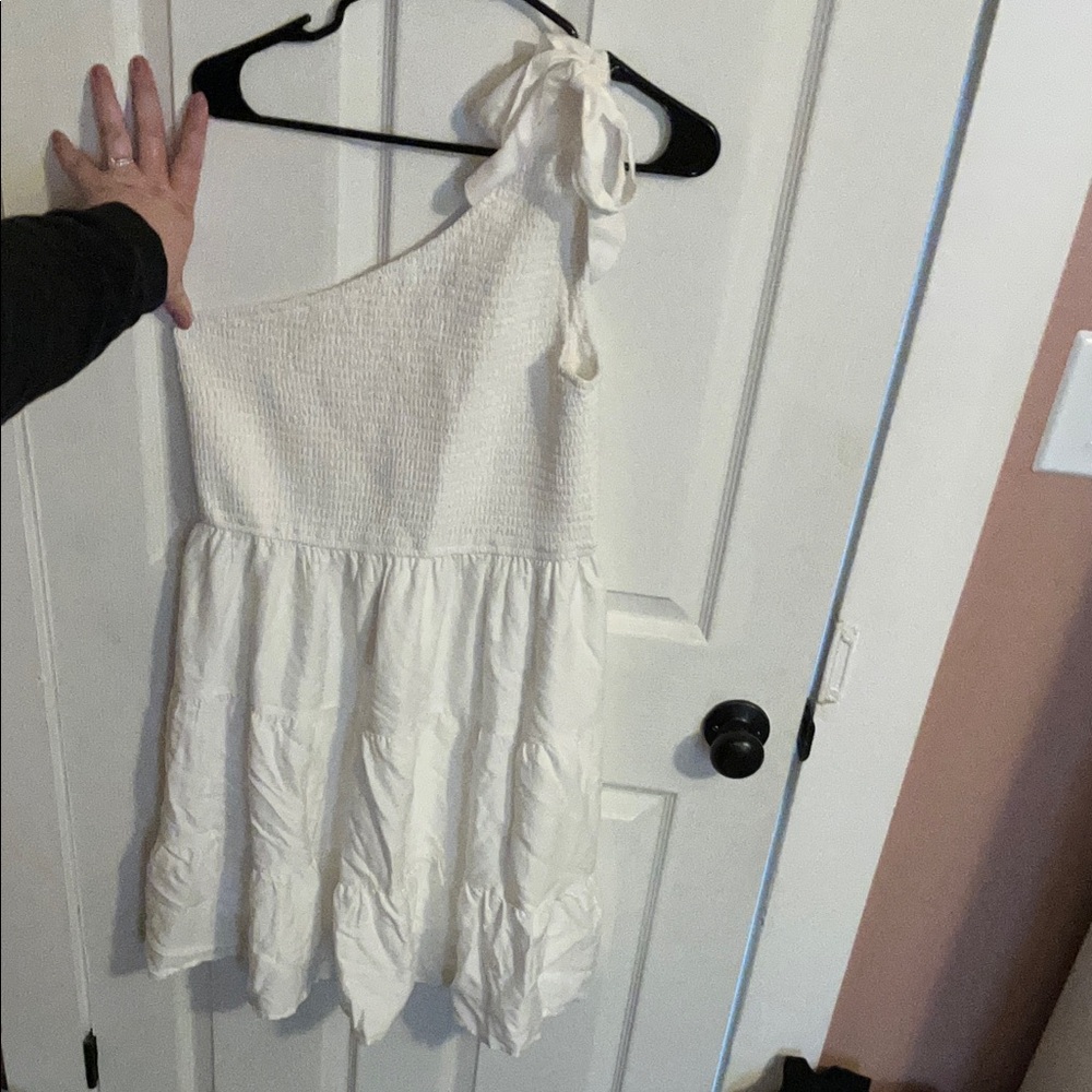 White One-Shoulder Dress